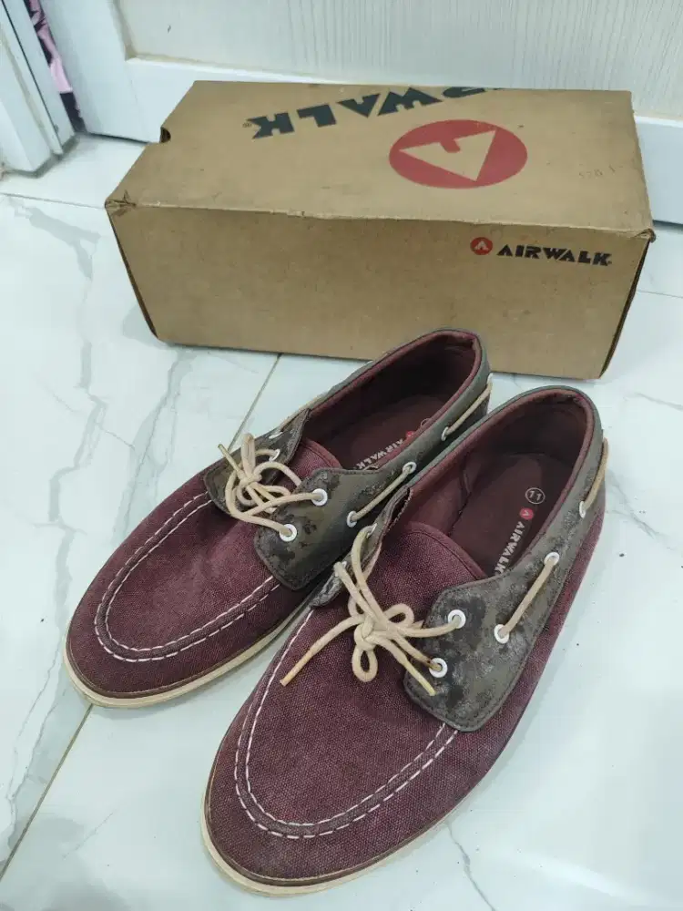 Preloved Sepatu Pria Airwalk Merah Bagus Murah