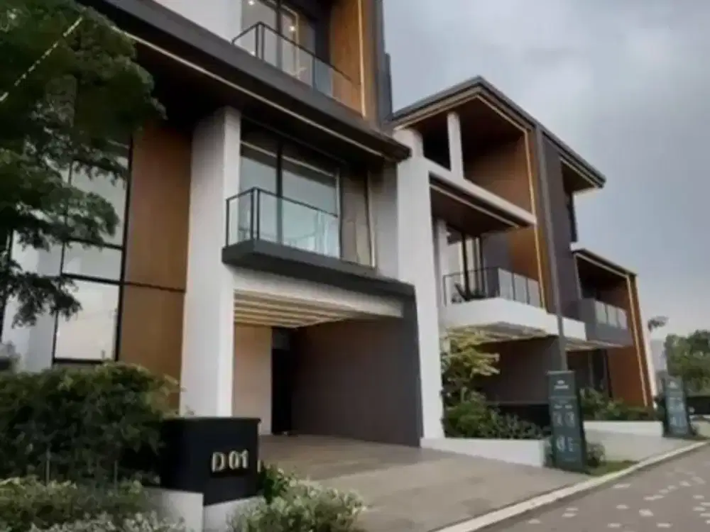 Rumah mewah itu biasa. Rumah dengan lift pribadi? Itu luar biasa.