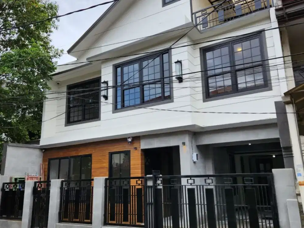 Dijual Rumah 3lt Luas 150 SHM di Pondok Bambu Duren Sawit jakarta dekat mall sekolah pintu tol dekat TJ