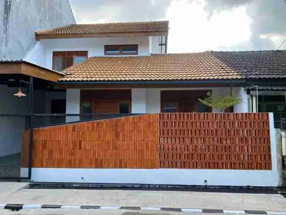 DIJUAL RUMAH TROPIS BARU RENOVASI BONUS BATHTUB, MEJA MAKAN DAN KITCHEN SET DAERAH ARCAMANIK