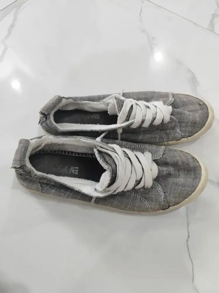 Preloved sepatu wanita AE size 37 / 6 1/2