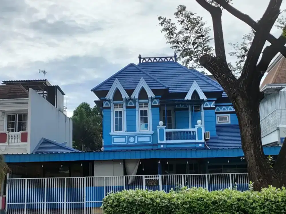 Rumah Besar di Boulevard Kota Wisata Siap Untuk Usaha