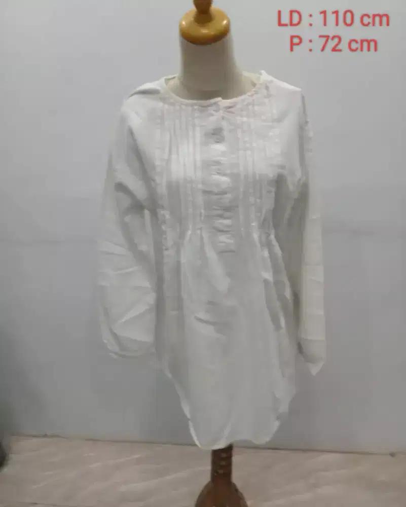 Blouses Putih Rampel Renda Preloved