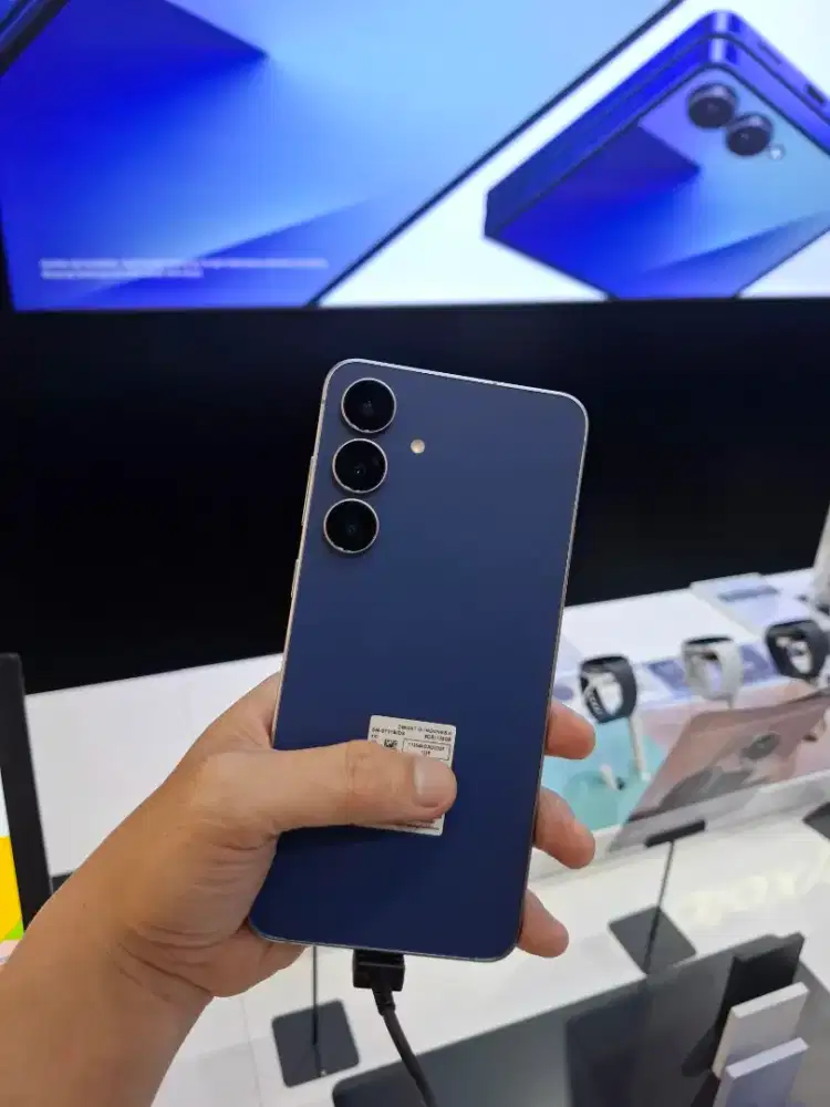 SAMSUNG S25FE FREE BUDS CORE