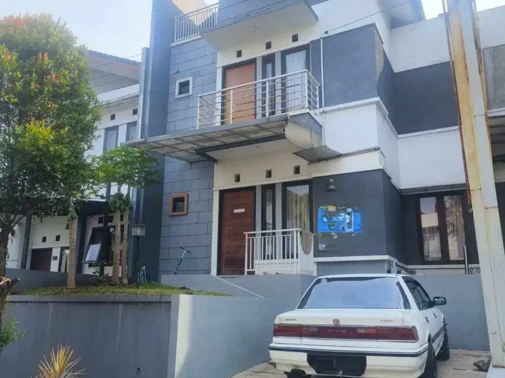 DIJUAL RUMAH TERAWAT BANDUNG CITY VIEW LOKASI STRATEGIS