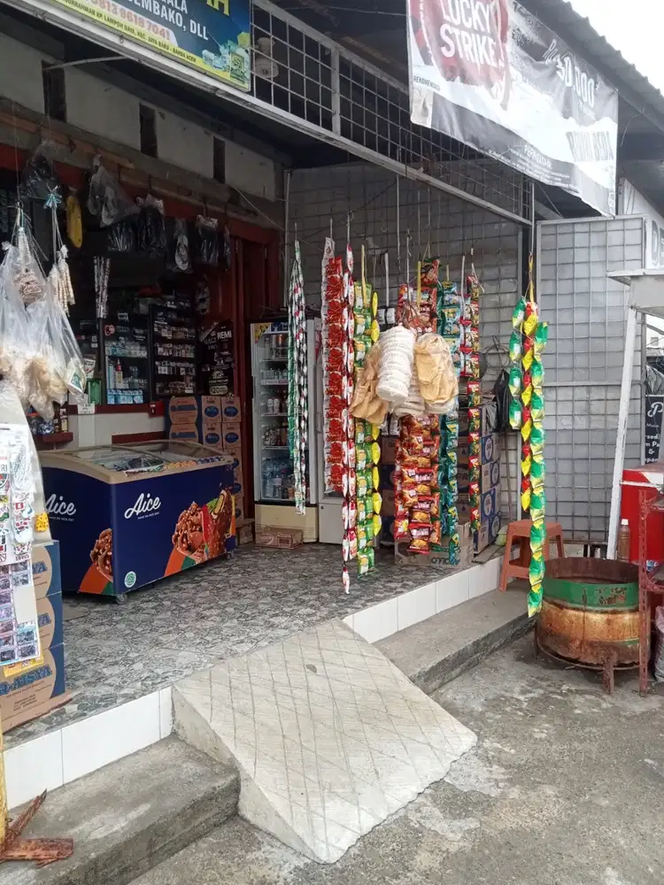 Alihkan sewa toko kelintong beserta isinya