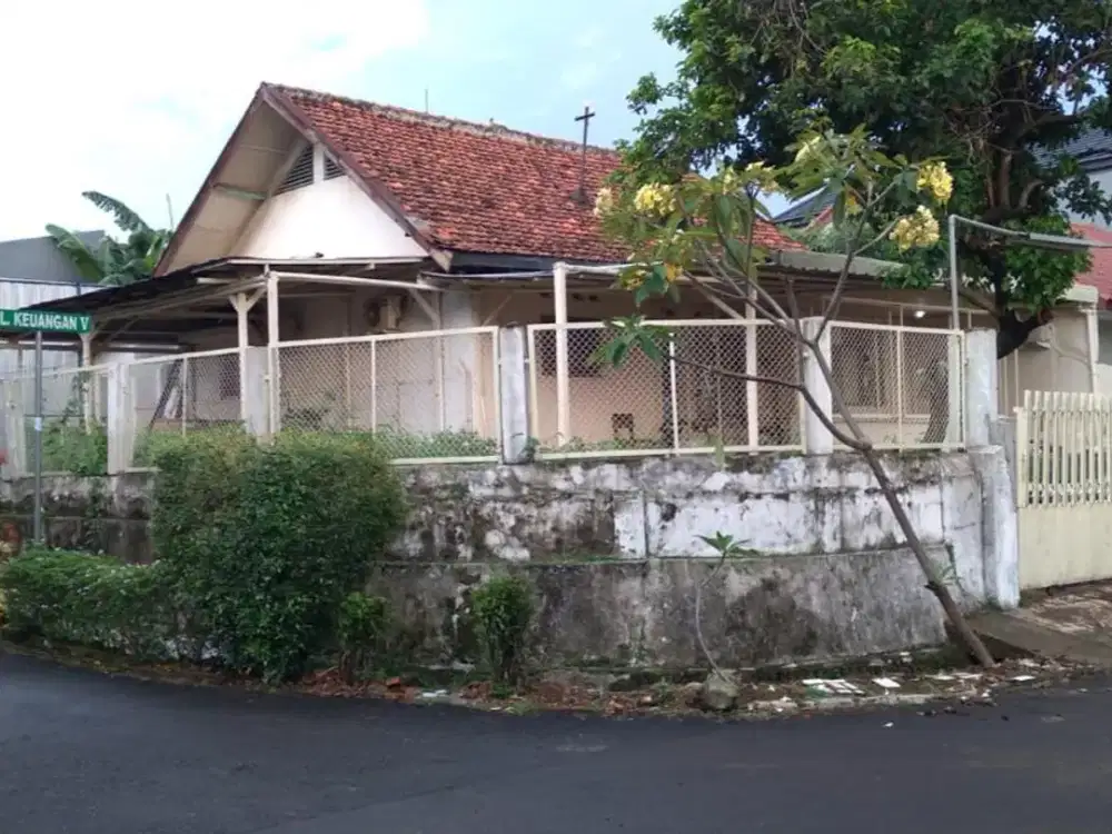 Rumah Tua hitung Tanah Komplek Keuangan Cilandak 427 m2  22 jt /m2