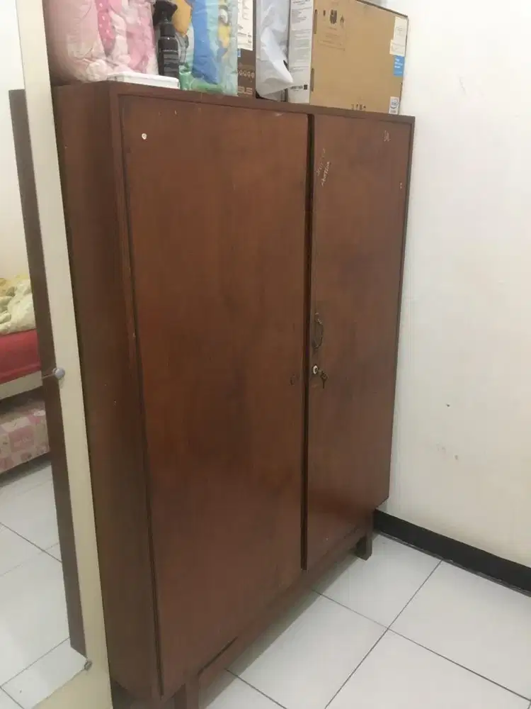 Lemari Pakaian 2 Pintu