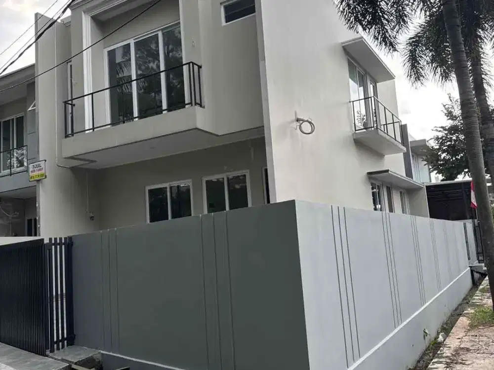 Dijual Rumah Hoek di Villa Melati Mas