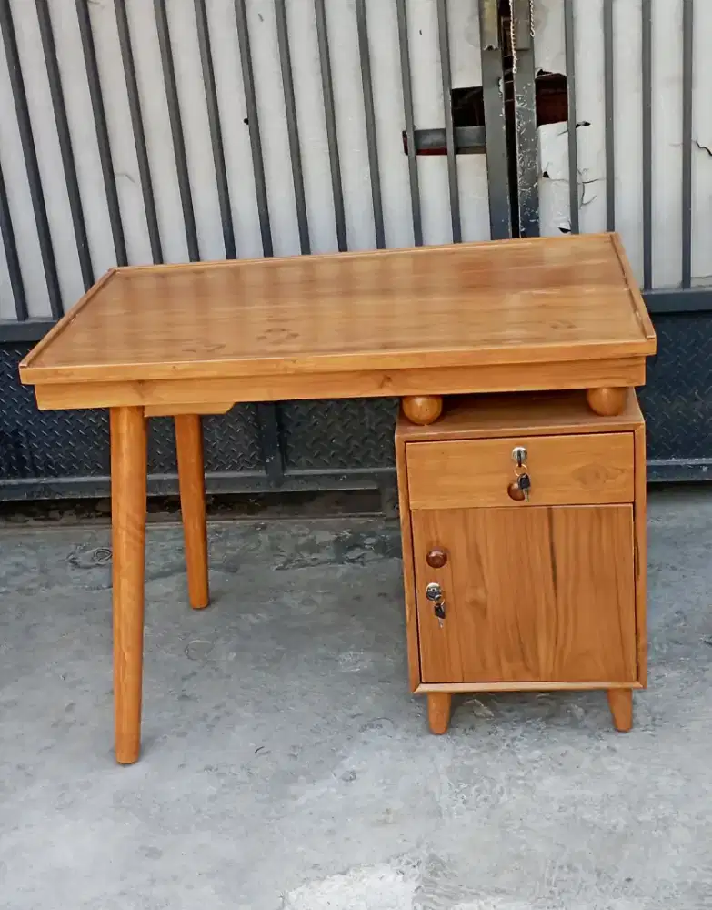 Meja Kerja Estetik Kayu Jati Super Estetik Terbaru