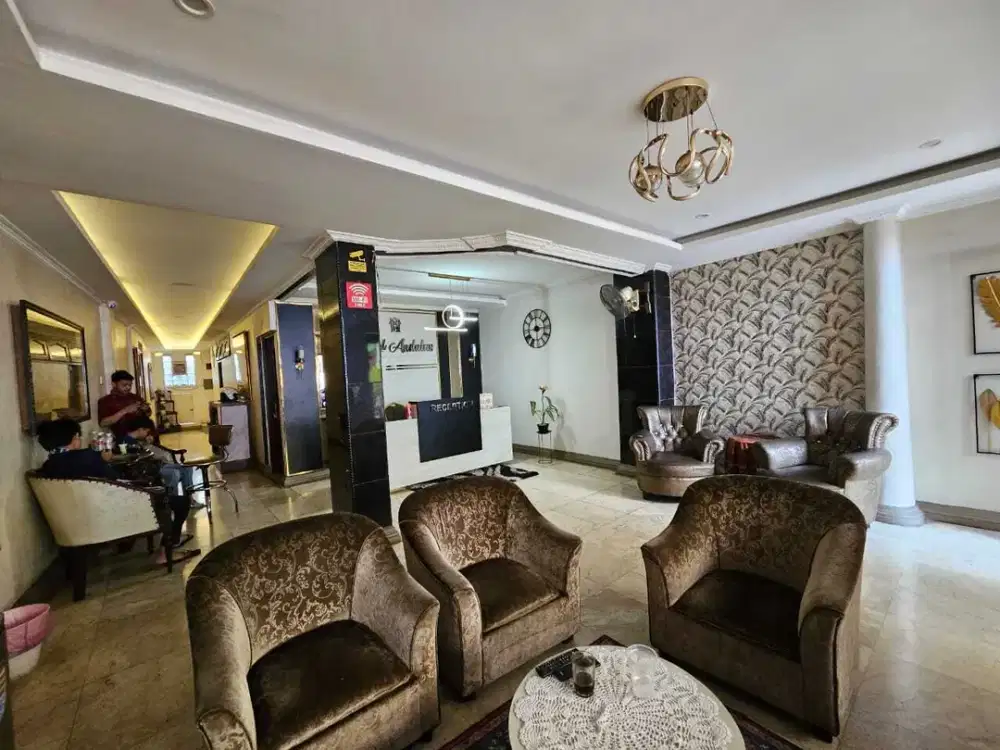 Dijual hotel Andalus dekat stasiun Gambir di jl Kramat Jakarta Pusat