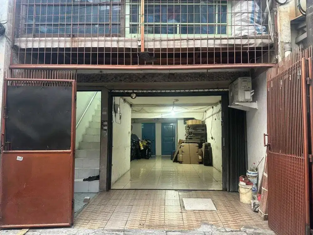 RUMAH SIAP HUNI 4 LANTAI SUDAH HAK MILIK HARGA MURAH DI PADEMANGAN