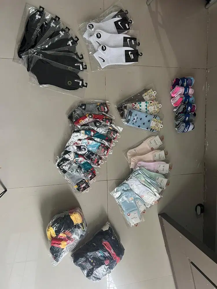 Borongan Kaos Kaki Anak + Jas Hujan