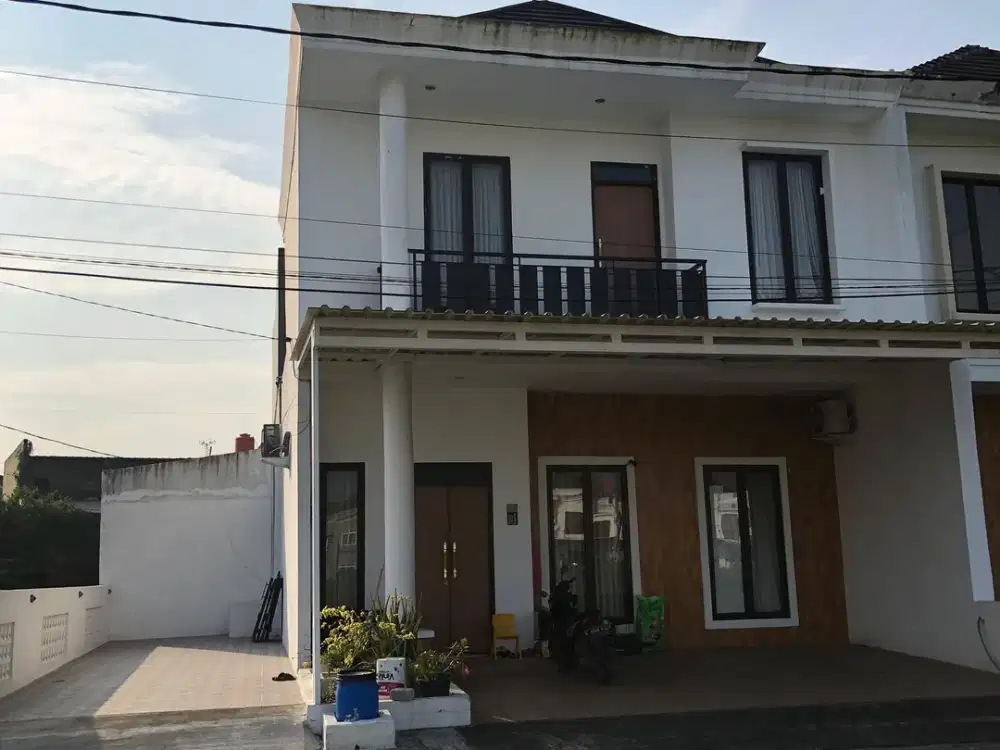 Rumah Luas LT 132 Akses Dekat  Summarecon Mall Bekasi Bisa KPR J-36985