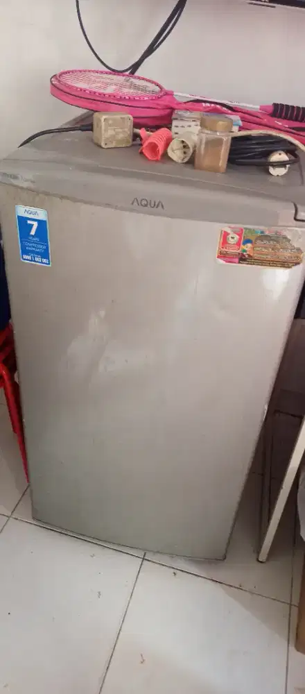 Dijual Freezer es