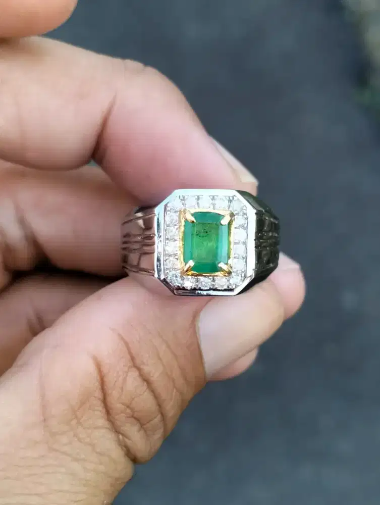 Cincin zamrud natural samping berlian