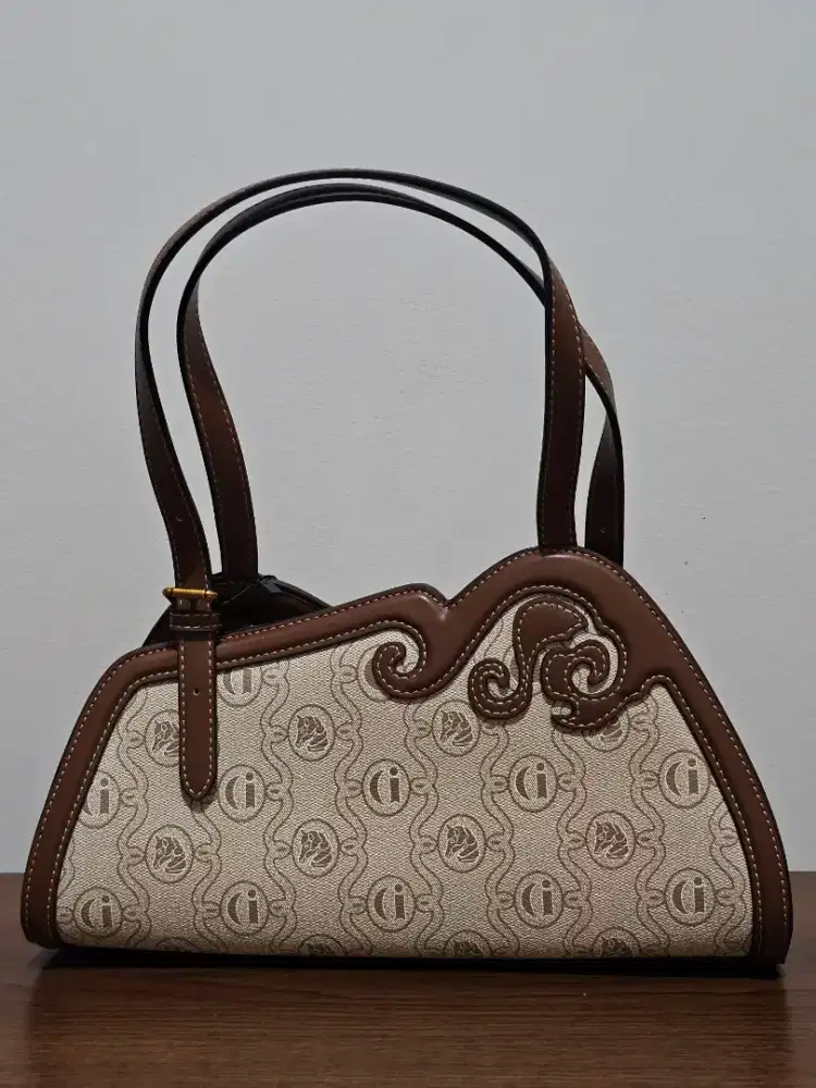 Dijual tas Gusachi mewah