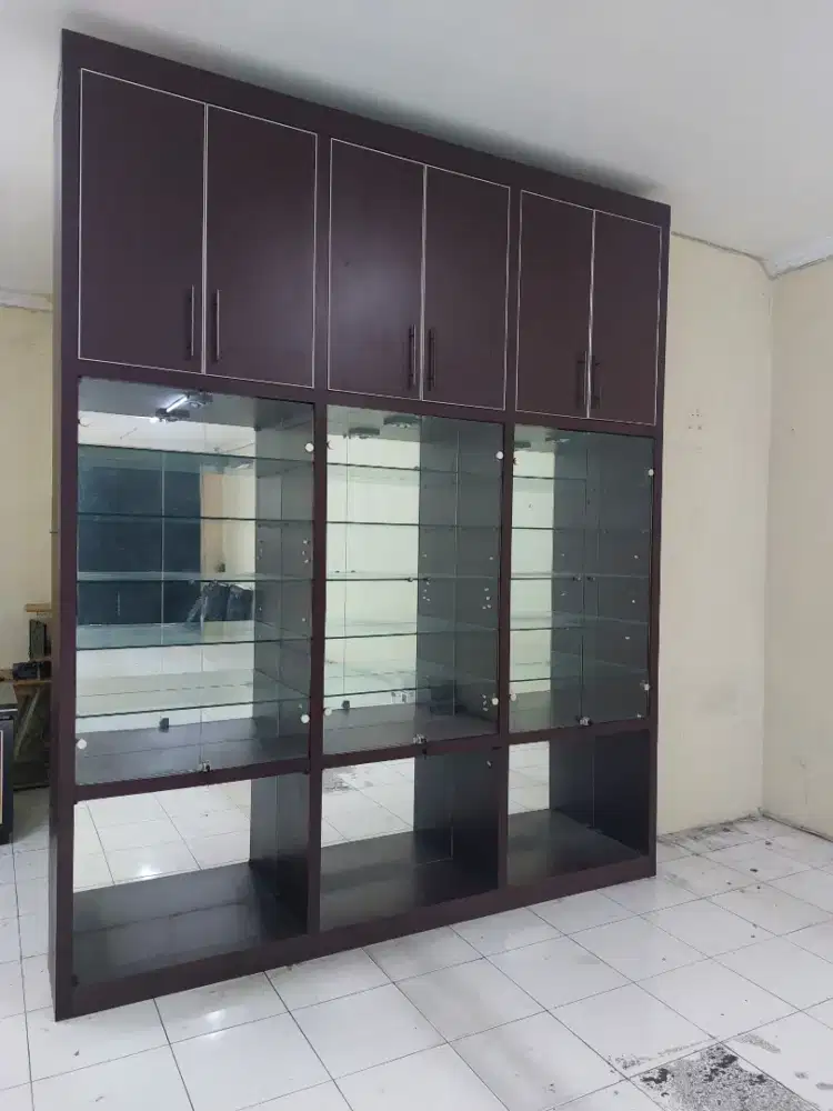 LEMARI DISPLAY BARANG TOKO/KANTOR BAHAN KAYU