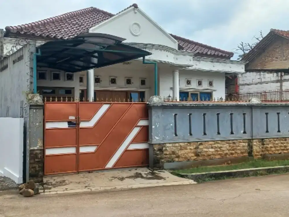 RUMAH LUAS TANAH 320 HANYA 1,3 NEGO, FULL BATA MERAH, SUPER STRATEGIS