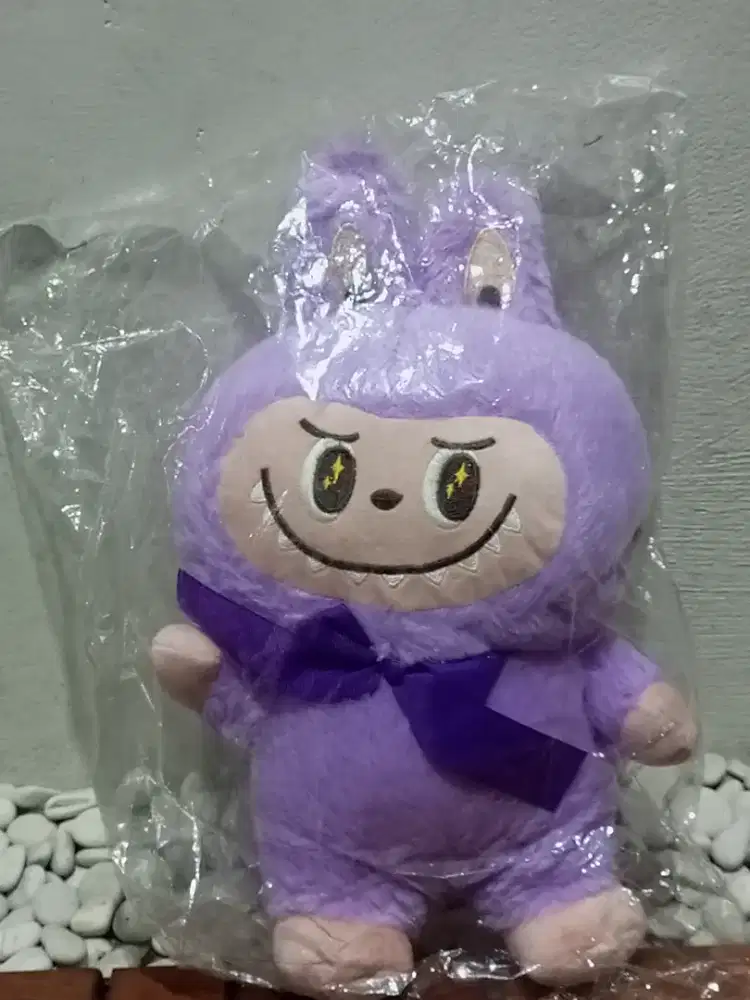 boneka labubu kecil SNI