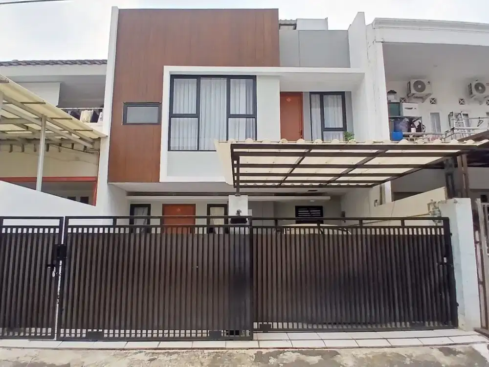 TERMURAH RUMAH 2 LANTAI FULL RENOVASI DI TAMAN MODERN CAKUNG - JAKTIM