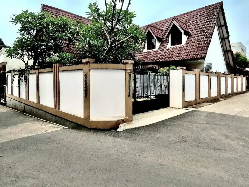DD324 Rumah Hoek 305 m2 Murah Dekat Galaxy di Jatiasih Bekasi