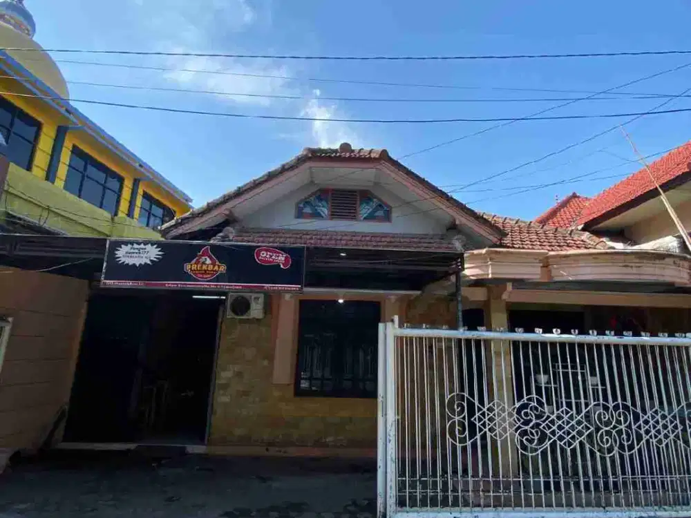 Rumah Besar Kota Lumajang Dijual Murah