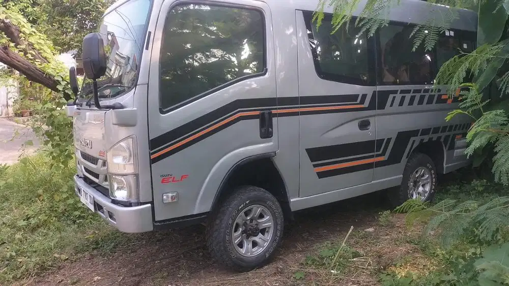 Isuzu elf minibus nlr 4x4 2019