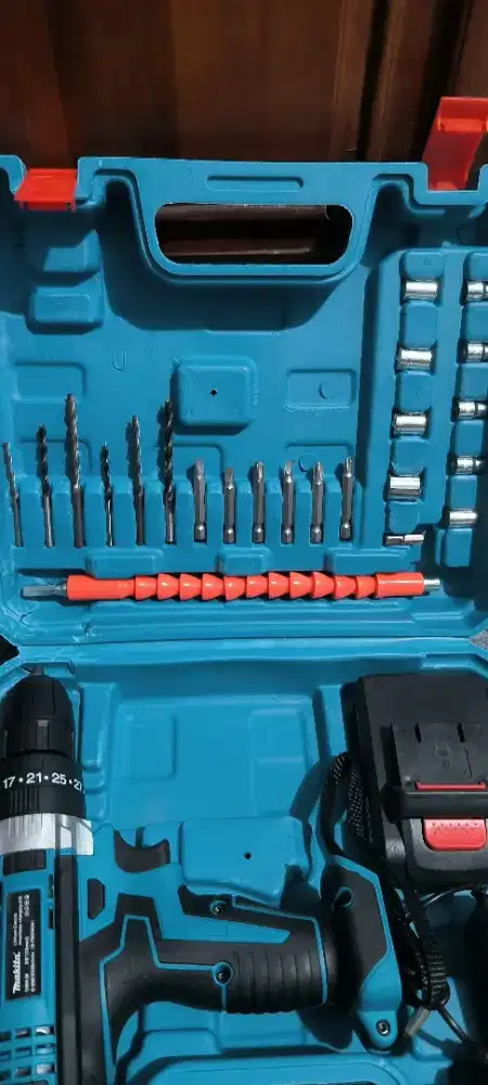 Bor makita cordless baterai