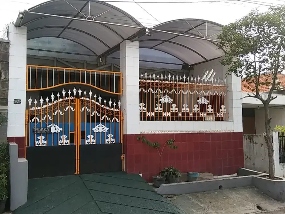 DIJUAL RUMAH SIAP HUNI PETEMON SURABAYA