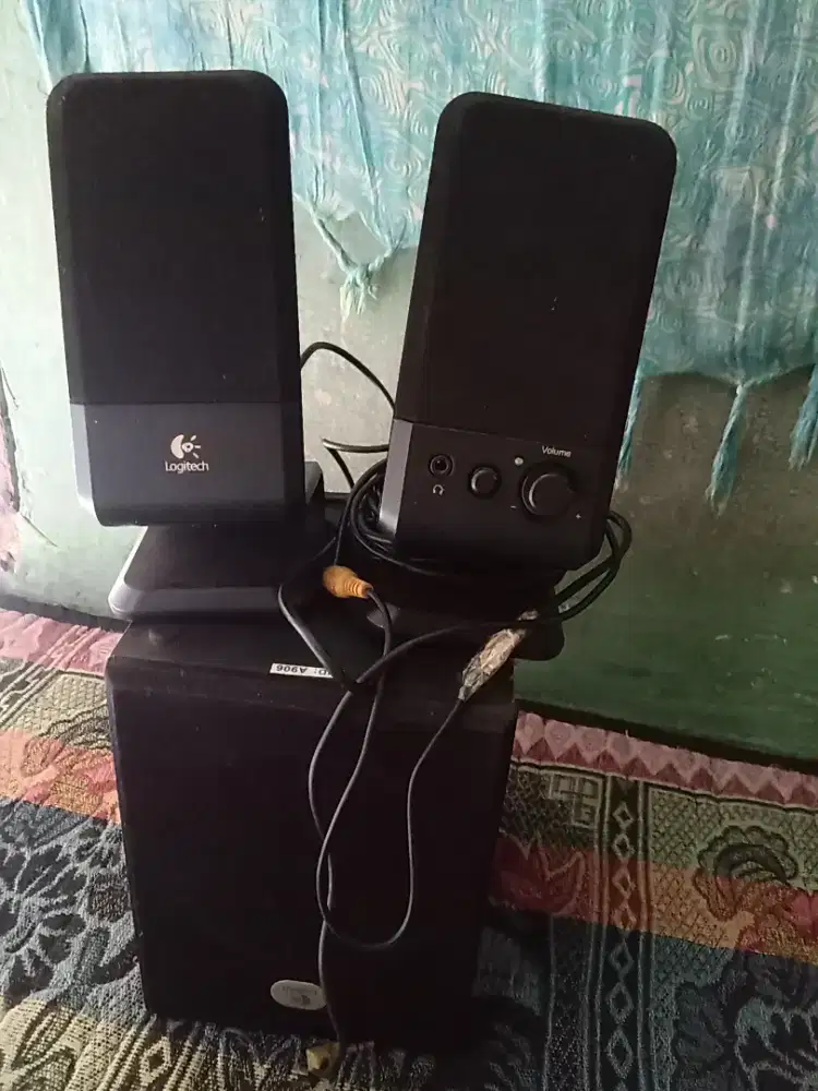 speaker Logitech stereo