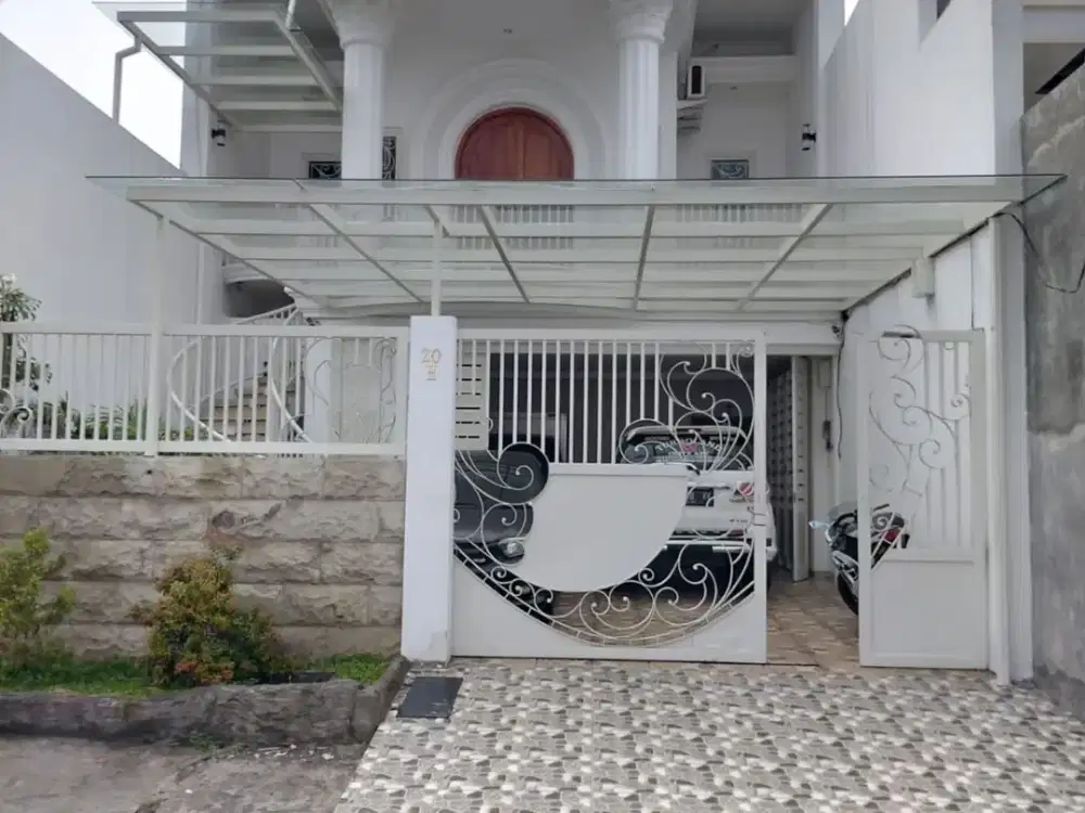 DIJUAL RUMAH MINIMALIS MODERN 2 LANTAI FURNISHED PETEMON SURABAYA