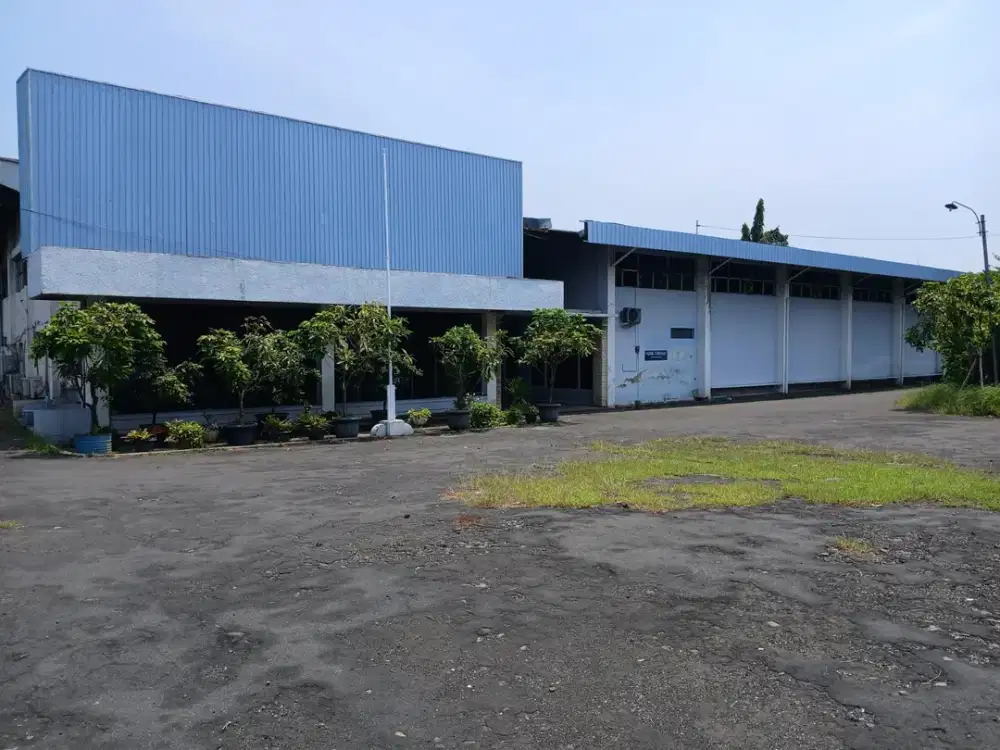 Dijual Gudang Luas Lokasi Strategis di Jl. Siliwangi Semarang
