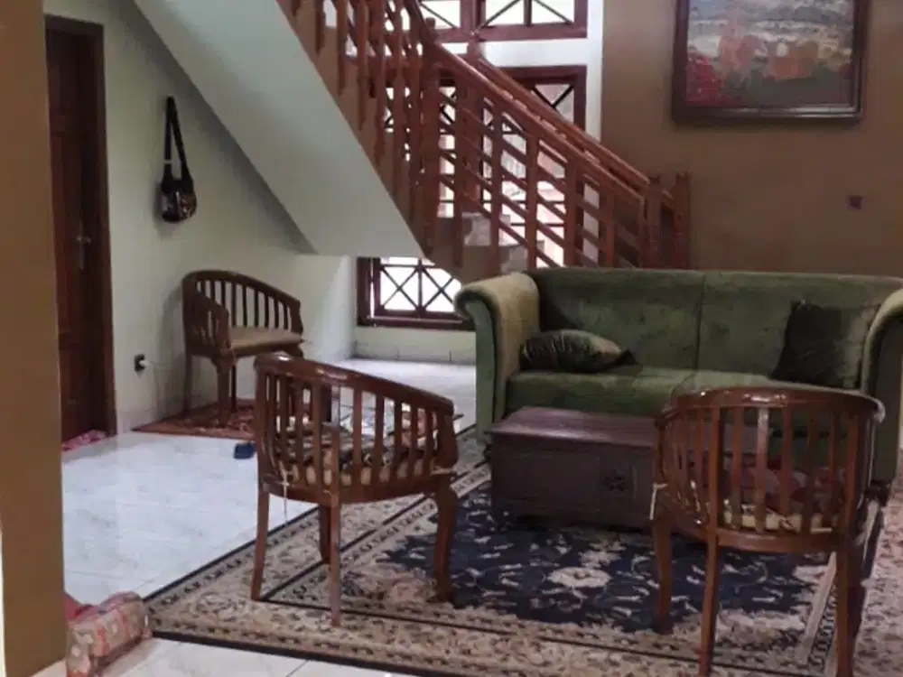 Dijual dan disewakan Rumah Lokasi Strategis di Jl. Semeru Semarang