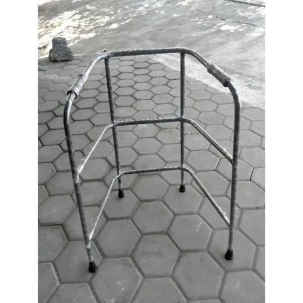 ALAT BANTU JALAN/WALKER BESI/ALAT JALAN LANSIA ORANG TUA