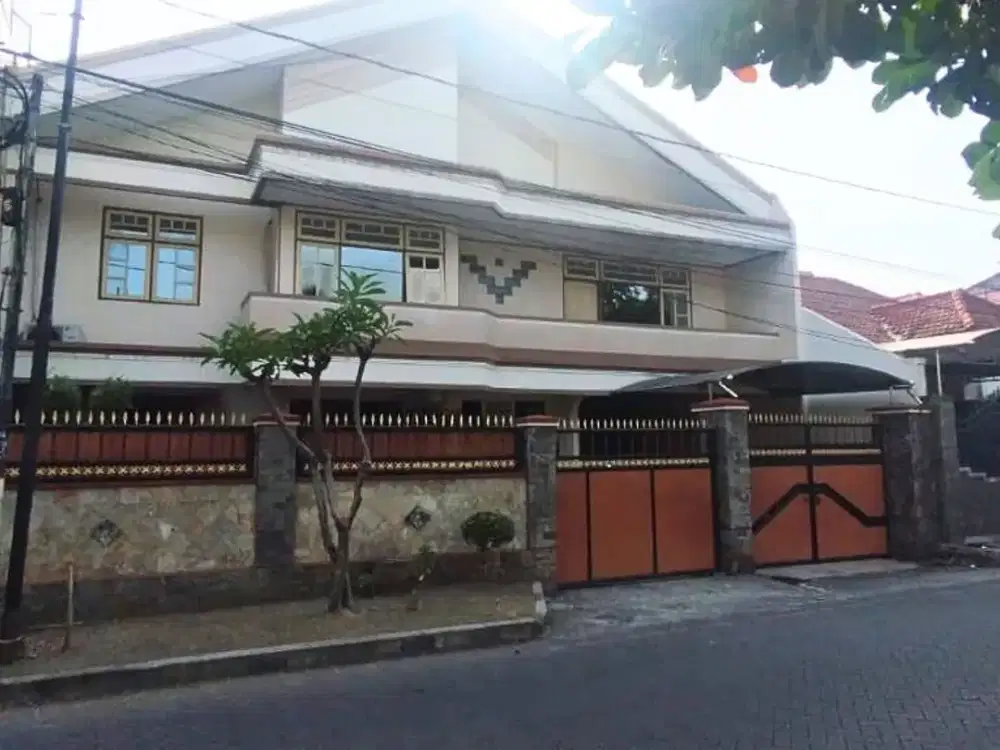 DIJUAL RUMAH SIAP HUNI 2 LANTAI Darmo Permai Selatan Surabaya