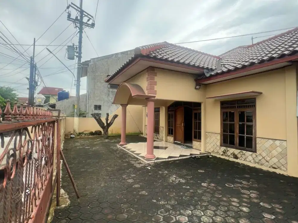 Dijual Rumah Lokasi Strategis di Jl. Tusam Raya Semarang
