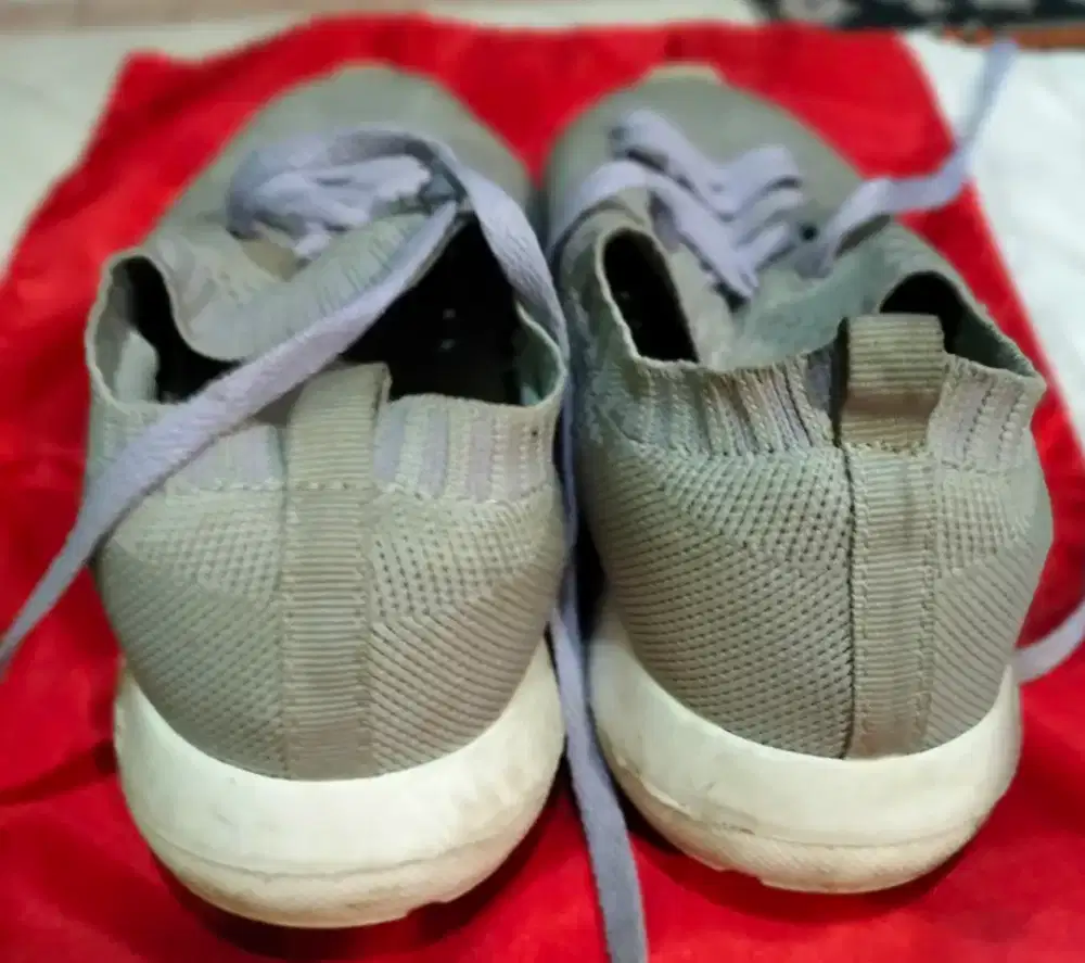 sneaker soft
 original 
abu abu
size 39