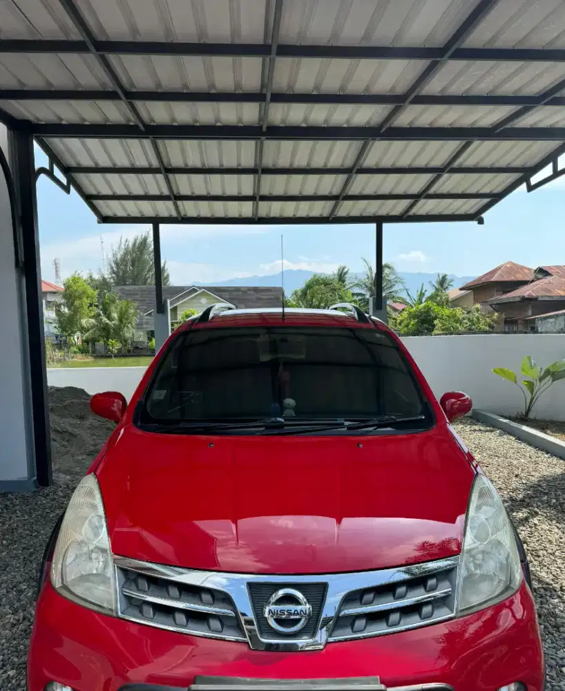 Di jual Mobil Nissan Livina X Gear tahun 2012