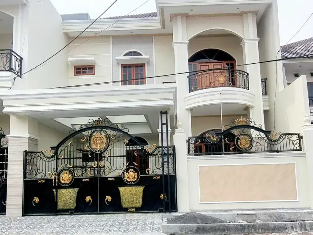Rumah Baru 2 Lantai Classic Modern di Tengah Kota Surabaya, Manyar