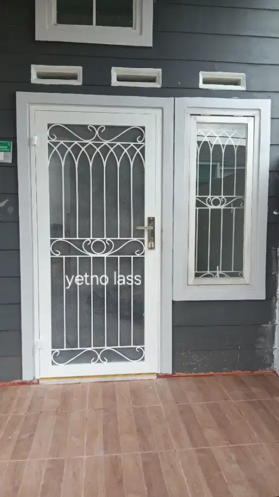 Jerjak jendela dan pintu besi Semi Klasic