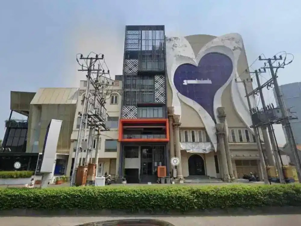 bangunan office dan cafe komersial area surabaya barat selangkah menuji pakuwon mall