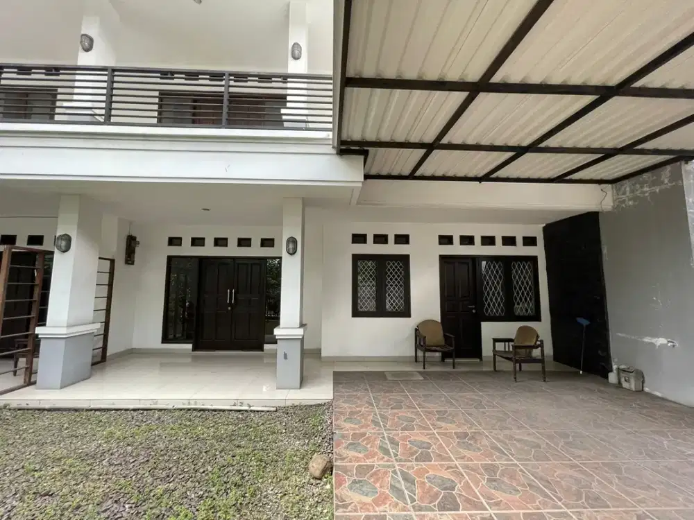 Disewakan Rumah Bagus 2 Lantai Siap Huni di Kebayoran Baru, Jakarta Selatan.