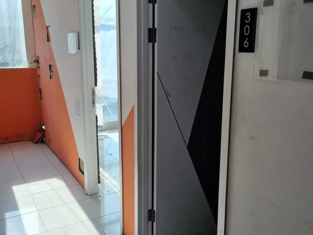 DIJUAL RUKO 4 1/2 LANTAI ARAH UTARA BISA SEWA JUGA BOULEVARD RAYA