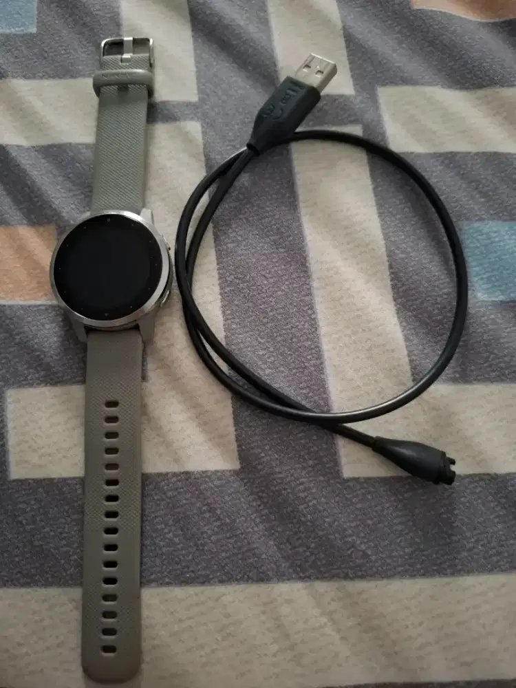 GARMIN Vivoactive 4S ( Grey)