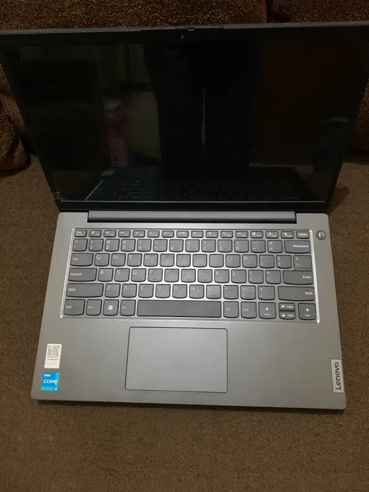 Laptop lenovo V14
