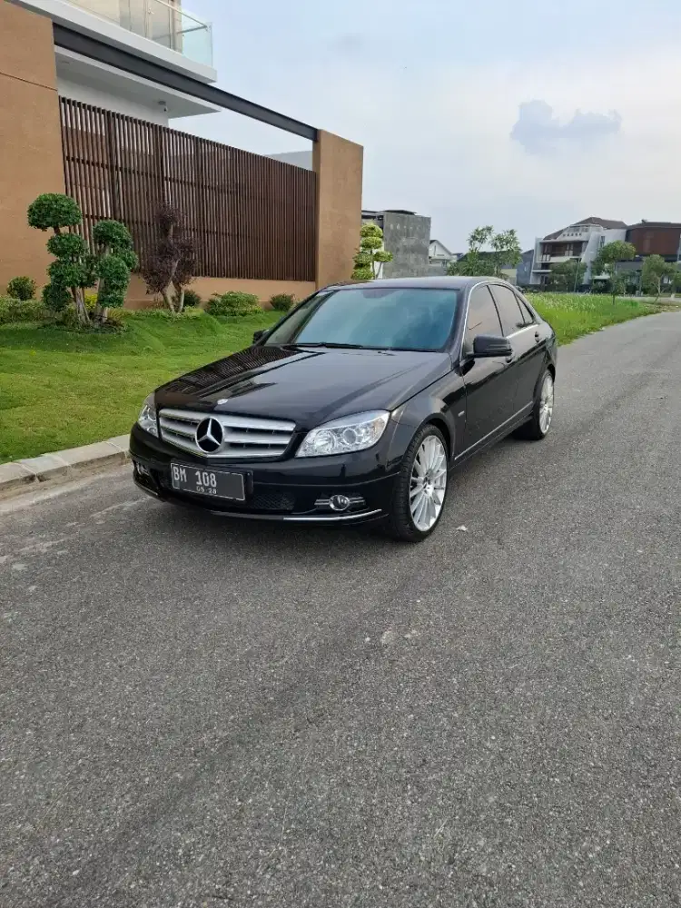 Mercedez ben c200 K AVG AT nik 2009