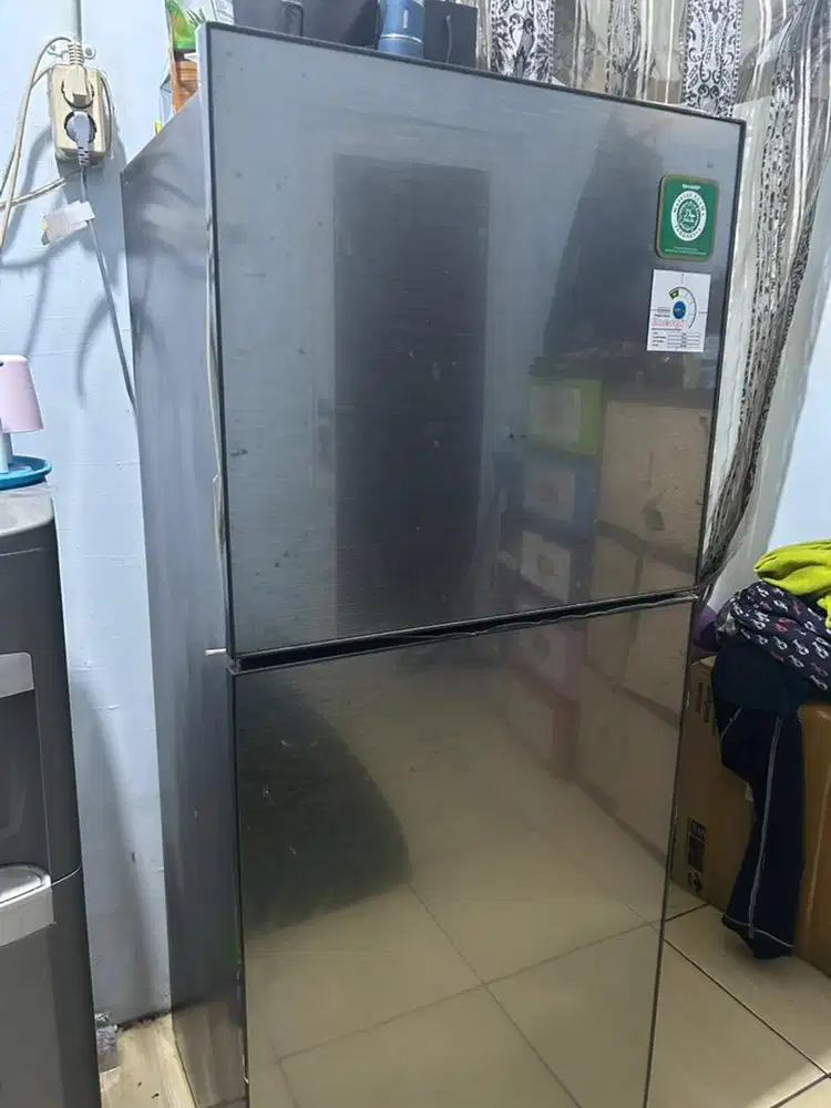 Kulkas sharp 2 pintu