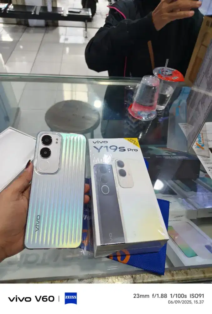 New vivo y19s RAM6+6/128