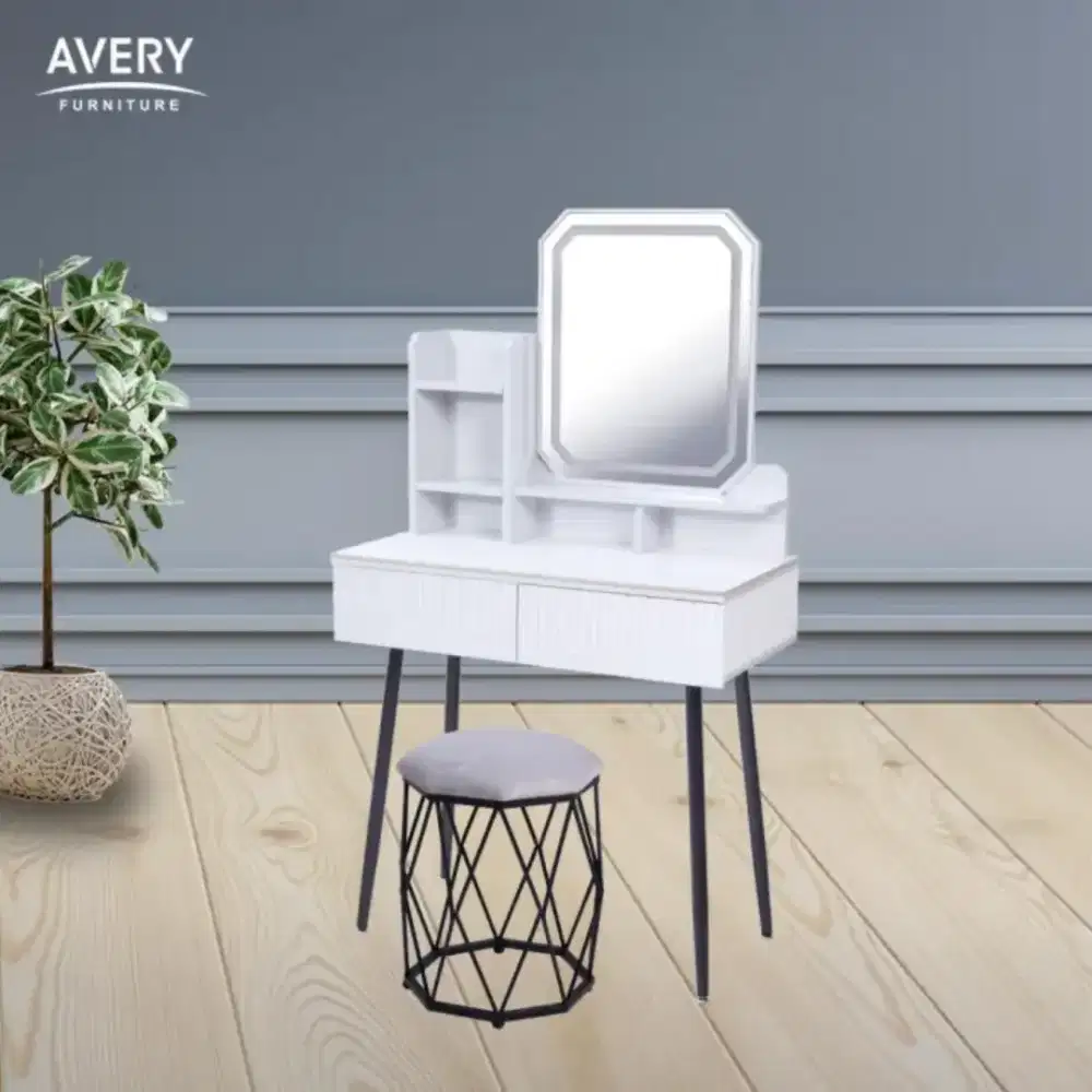 Meja Rias Cermin LED Avery Katrina